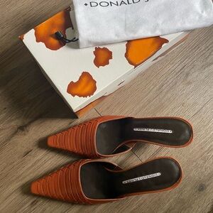 SOLD  NEW Donald J Pliner Women’s Leather Heels 8M